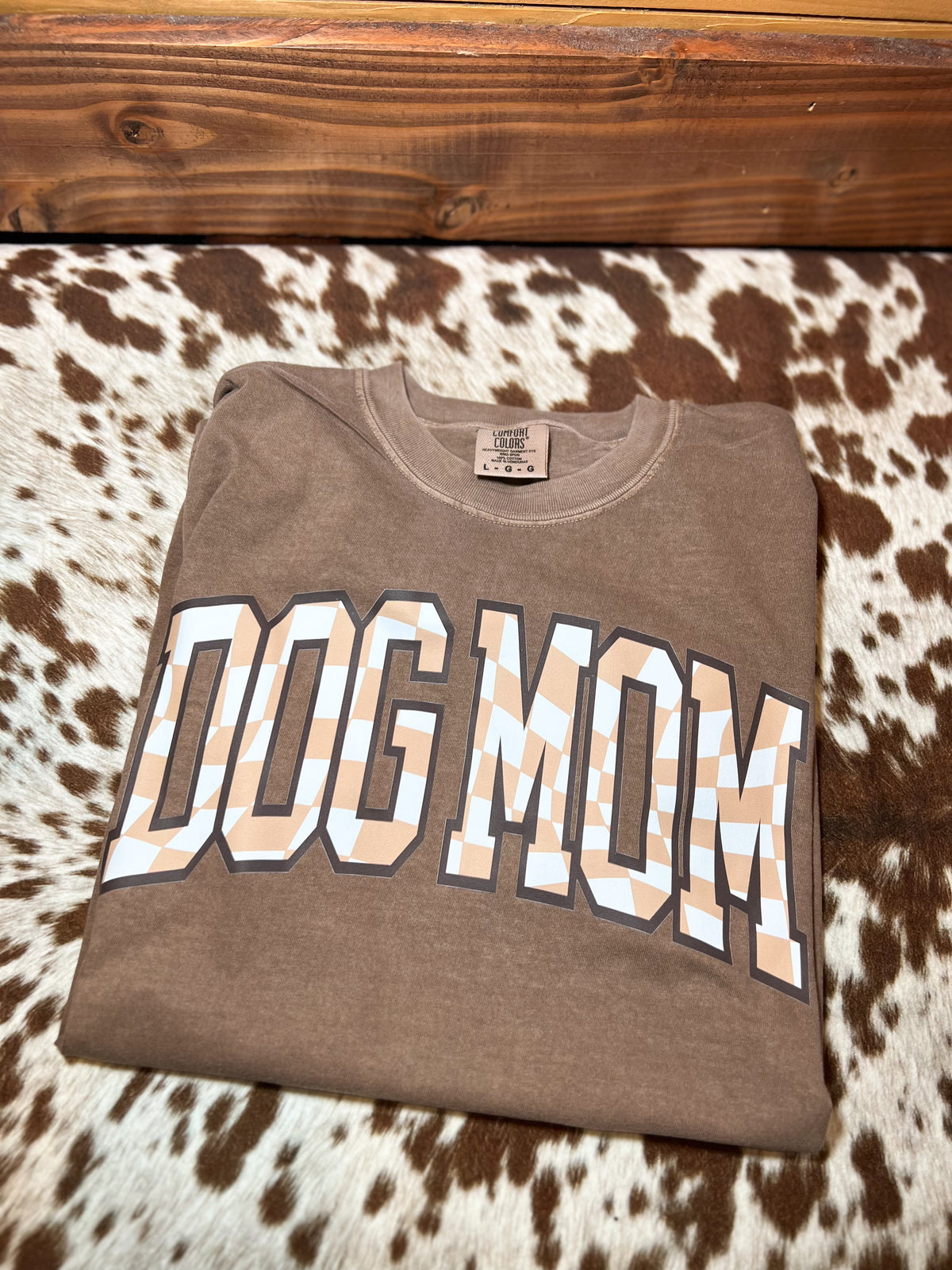 Checkered Dog Mom - Comfort Colors (Short or Long Sleeve)